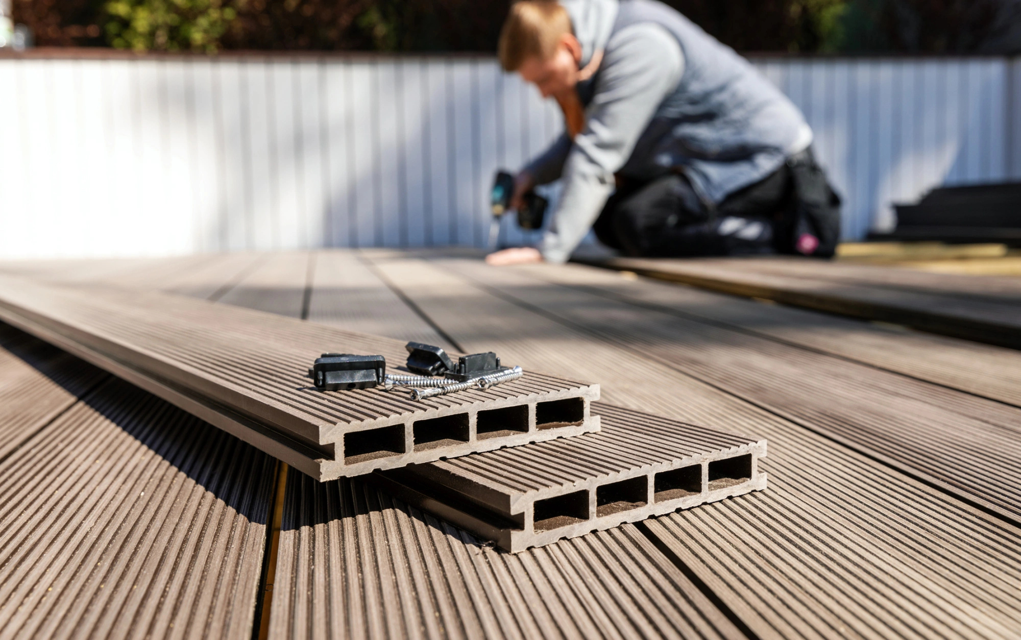 Bannière conseil : Pose terrasse lames composites sur lambourdes – Guide étape par étape