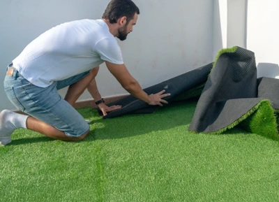 Pose Gazon Synthétique et Pelouse Artificielle
