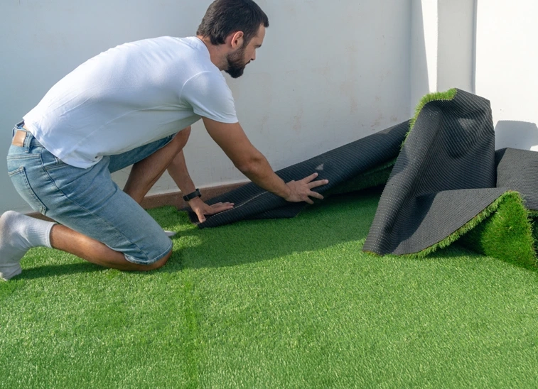 Comment poser du gazon synthétique ?