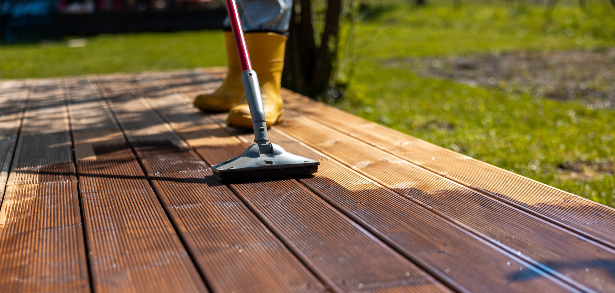 Bannière conseil : Entretien de votre terrasse en bois composite