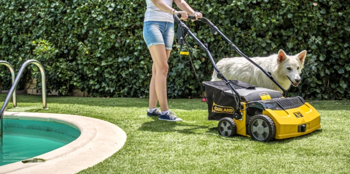 Comment bien entretenir son gazon synthétique ?