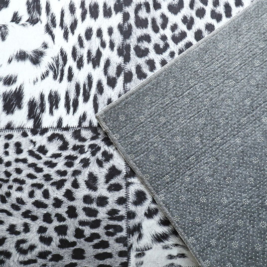 Tapis toucher soft - Imprimé léopard - Patchwork noir et blanc - envers