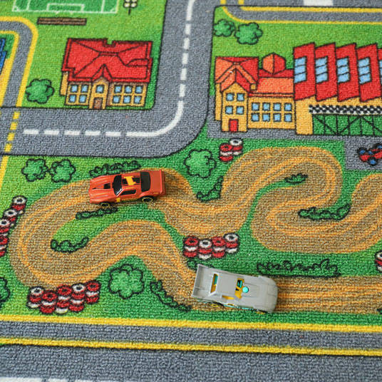 Moquette de jeu enfant circuit de voiture ville - vue de près