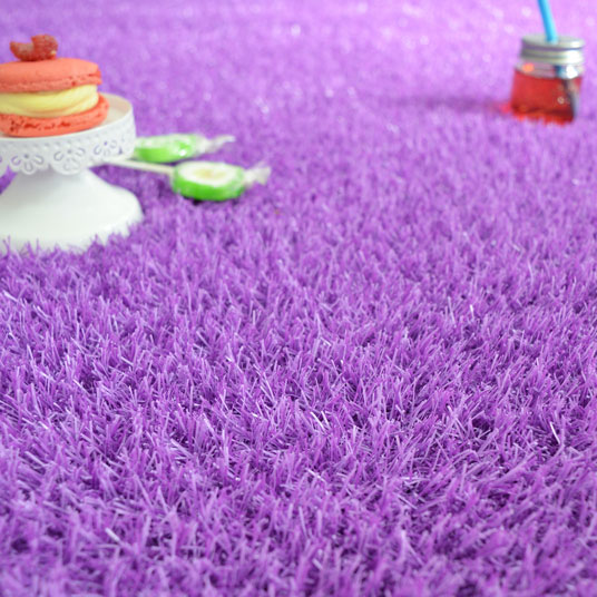 Gazon artificiel Happy Party - Couleur Violet - Classé feu - 20mm