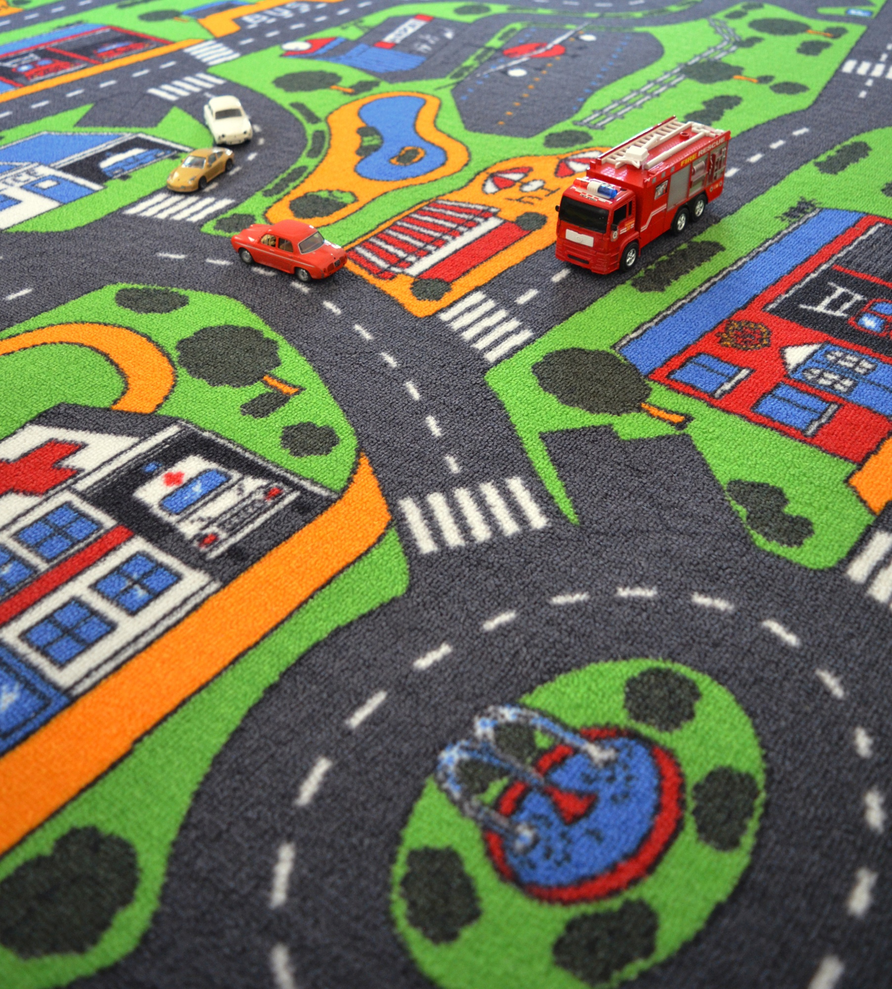 Tapis sur mesure Jeu enfant Circuit voiture - Ville - vue de près