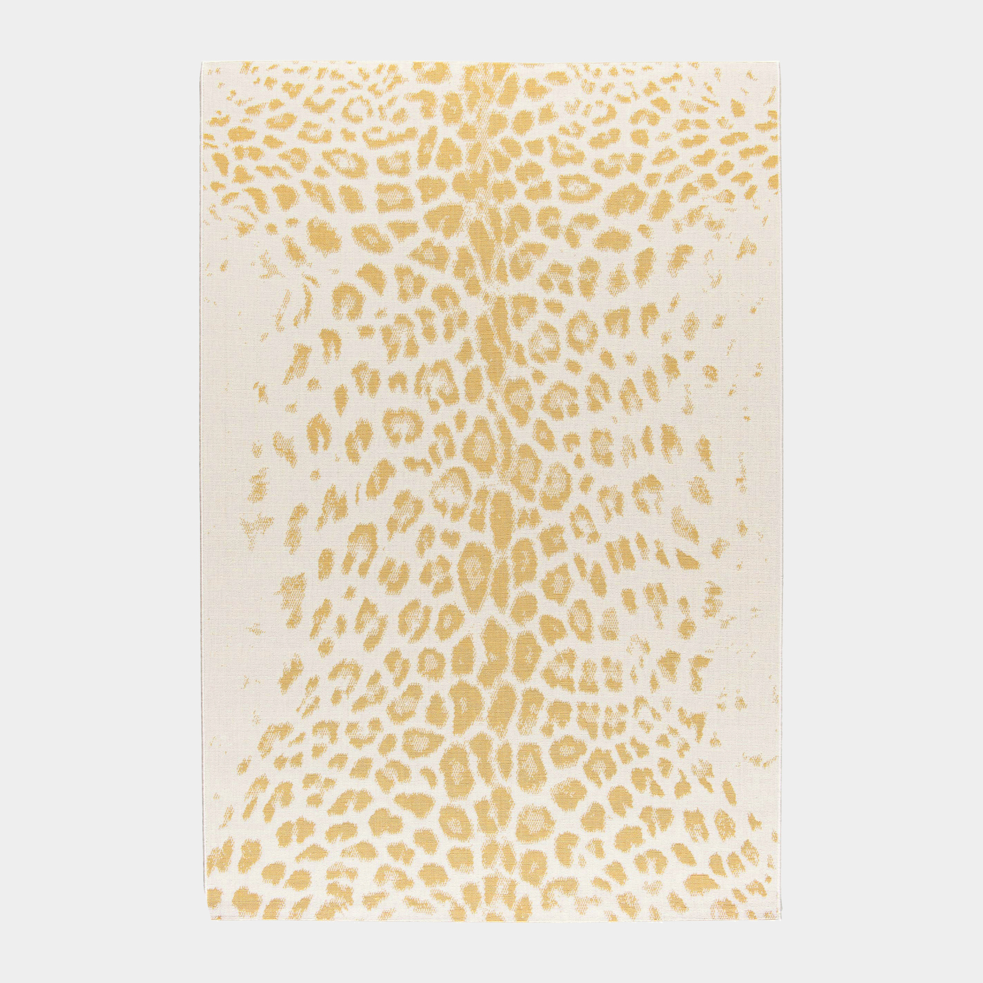 Tapis léopard crème et doré, motif animalier chic et tissage résistant en polypropylène premium