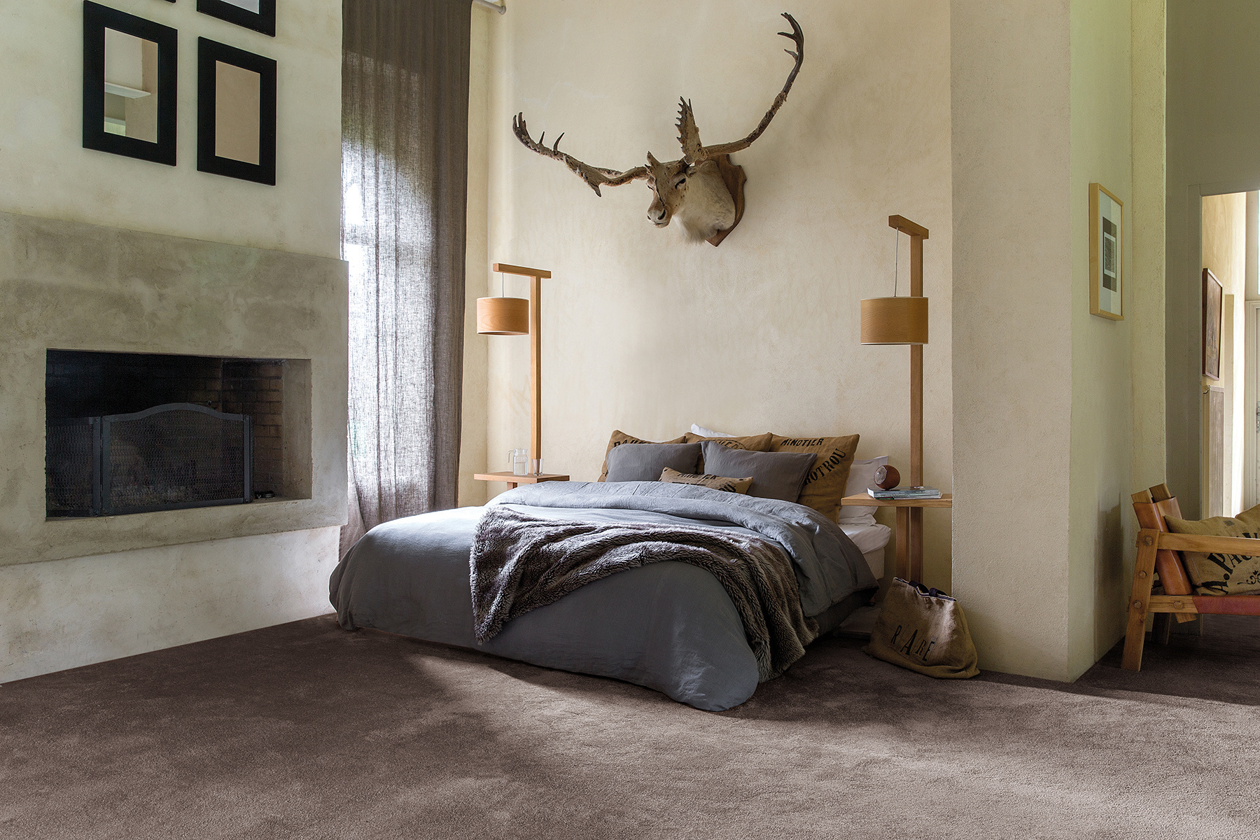 Tapis sur mesure Select marron foncé - Chambre