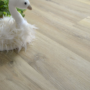 Sol Vinyle/PVC - Lame clipsable - parquet chêne naturel NATURAL OAK PLAIN -  Rigicore click 5.5 par Contesse