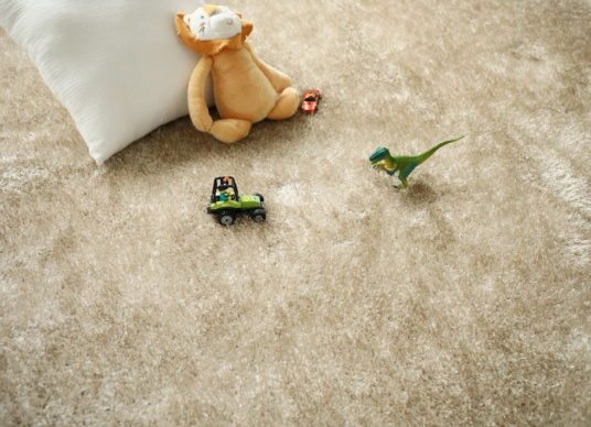 Tapis sur mesure Éclat shaggy beige - chambre enfant