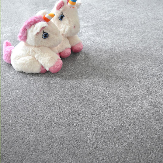 Tapis sur mesure Velours Hygge gris - Vue de pres