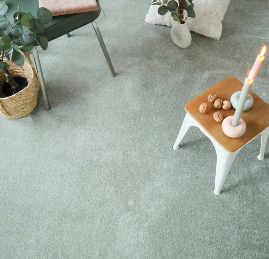 Tapis sur mesure doux Hypnose vert sauge - vue de loin