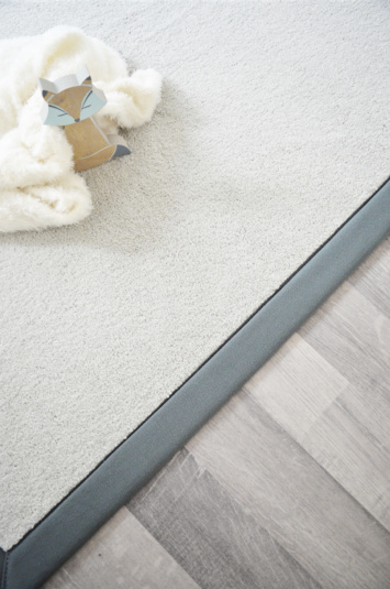 Tapis sur mesure Manège Velours - Gris souris - mise en situation