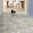 Sol Vinyle Textile Relief 3D - Carreaux de ciment floral gris et beige - Couloir