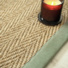 Tapis jonc de mer Bihar fin chevron finition vert mousse - zoom
