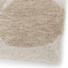 Tapis de salon en matière recyclée - Arty - Marron et beige - angle du tapis