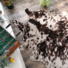Tapis peau de bête - Imitation vache Normande - Brun et blanc - Vue de haut