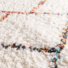 Tapis motif berbre -Nelya - cru et traits multicolore - vue de prs