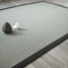 Tapis sisal Yucatan gris acier - Ganse coton noire