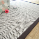 Tapis tiss plat - Java Chevron blanc - Ganse coton anthracite