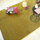 Tapis doux Charme velours - Vert - Galon moutarde