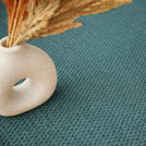 Zoom sur le tissage Panama du sisal Tulum turquoise, fibres naturelles et texture authentique - vue de près