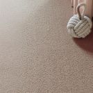 Tapis sur mesure pure laine vierge bouclée Mallow beige avec ambiance déco