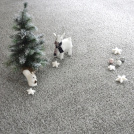 Gazon synthétique gris argent Expo 22 mm certifié GRS, décor d’ambiance hivernale élégant