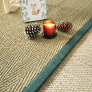 Tapis Jonc de mer - Assam chevron - Ganse lin vert sapin