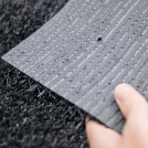 Gazon synthétique Expo – 22 mm – coloris noir – détail de la base structurée