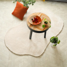 Tapis contemporain de forme organique - Influence - Beige clair