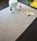 Tapis intérieur / extérieur tissé plat - Java Chevron blanc - Ganse noire