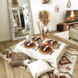 Tapis berbère Azilal, ambiance conviviale autour d’une table basse basse