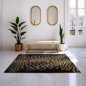 Tapis léopard noir et doré – contraste luxueux sur sol clair dans entrée contemporaine