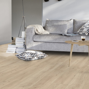Lame vinyle Gerflor Creation 55 à coller Twist, sol PVC imitation parquet dans un salon