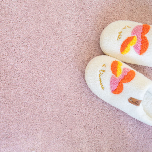 Moquette ultra douce Kawaii - Rose poudré avec chaussons brodés et velours au toucher exceptionnel