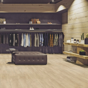 Lame vinyle Gerflor Creation 55 à coller Twist, sol PVC résistant en espace commercial