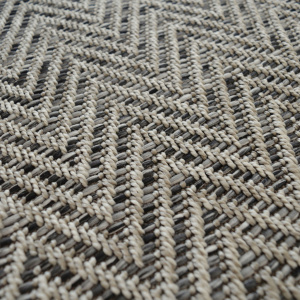Moquette Java Chevron Silver avec effet fibres naturelles et structure chevron élégante