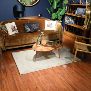 Tapis de salon en matière recyclée Ode à la vie beige et crème - salon