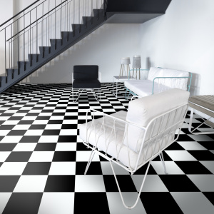 Sol vinyle link plus carrelage damier noir et blanc - salon