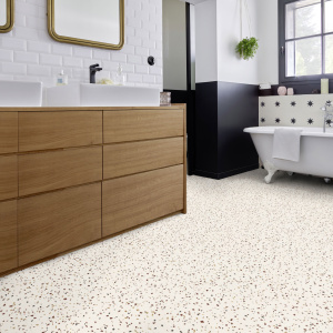 Dalle vinyle - Gerflor Senso Unik - Felizia ocre dans une salle de bain contemporaine avec meuble en bois