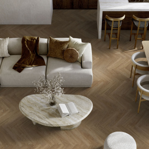 Lame vinyle - Gerflor Senso Unik HB - Madera castano associé à un mobilier clair dans un salon élégant