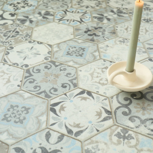 Sol vinyle textile Black Edition 3D carrelage hexagonal ancien, surface structurée effet ciment