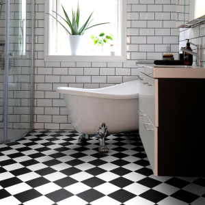 Tapis sur mesure Vinyle - Carrelage damier diagonal - Noir et blanc - salle de bain