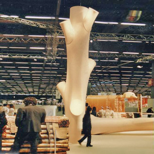 Coton gratté ignifugé couleur beige clair installé en textile pour habillage de structure intérieure