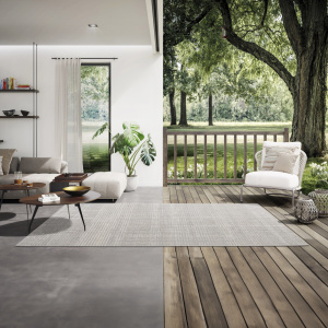 Tapis souple en tissu chenille recyclé Gaspard crème et grège - salon