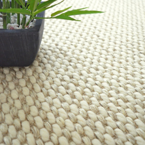 Détail texture Albury Blanc crème, laine vierge et sisal haut de gamme pour salon cosy