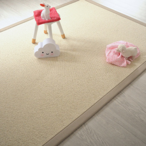 Tapis pure laine Latoon écru ganse coton grège