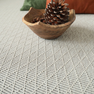 Revêtement de sol Timika Blanc craie avec tissage géométrique et détail matière élégant