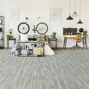 Sol Vinyle First - Imitation parquet gris clair - Effet argenté effet bois gris tendance