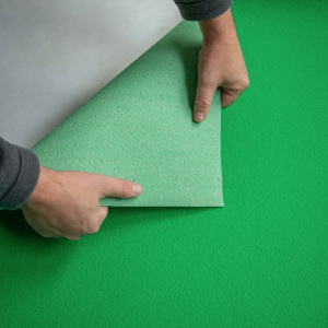 Vue envers du tapis de passage en moquette filmée Stand Event Vert